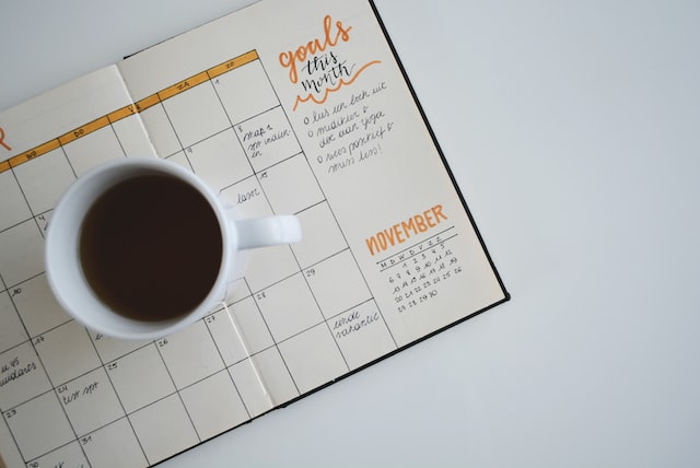 How to Break Down Your Goals into Monthly-Weekly-Daily Tasks